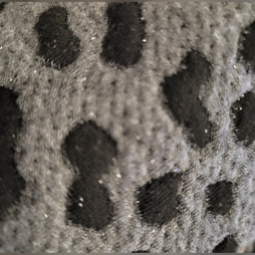 Michelle Mae Cheetha Pullover - Picture 2 of 3